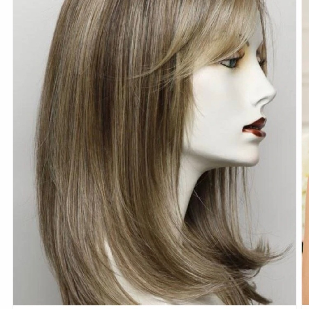 Raquel Welch wig in style Spotlight, color Cappuccino